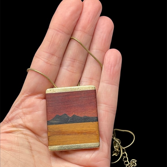 Vintage wood inlay mountain scenery pendant necklace - Picture 1 of 6